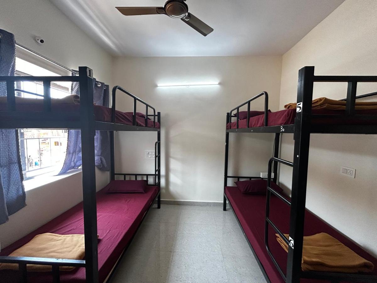 Lostel Gokarna Gokarna  Luaran gambar
