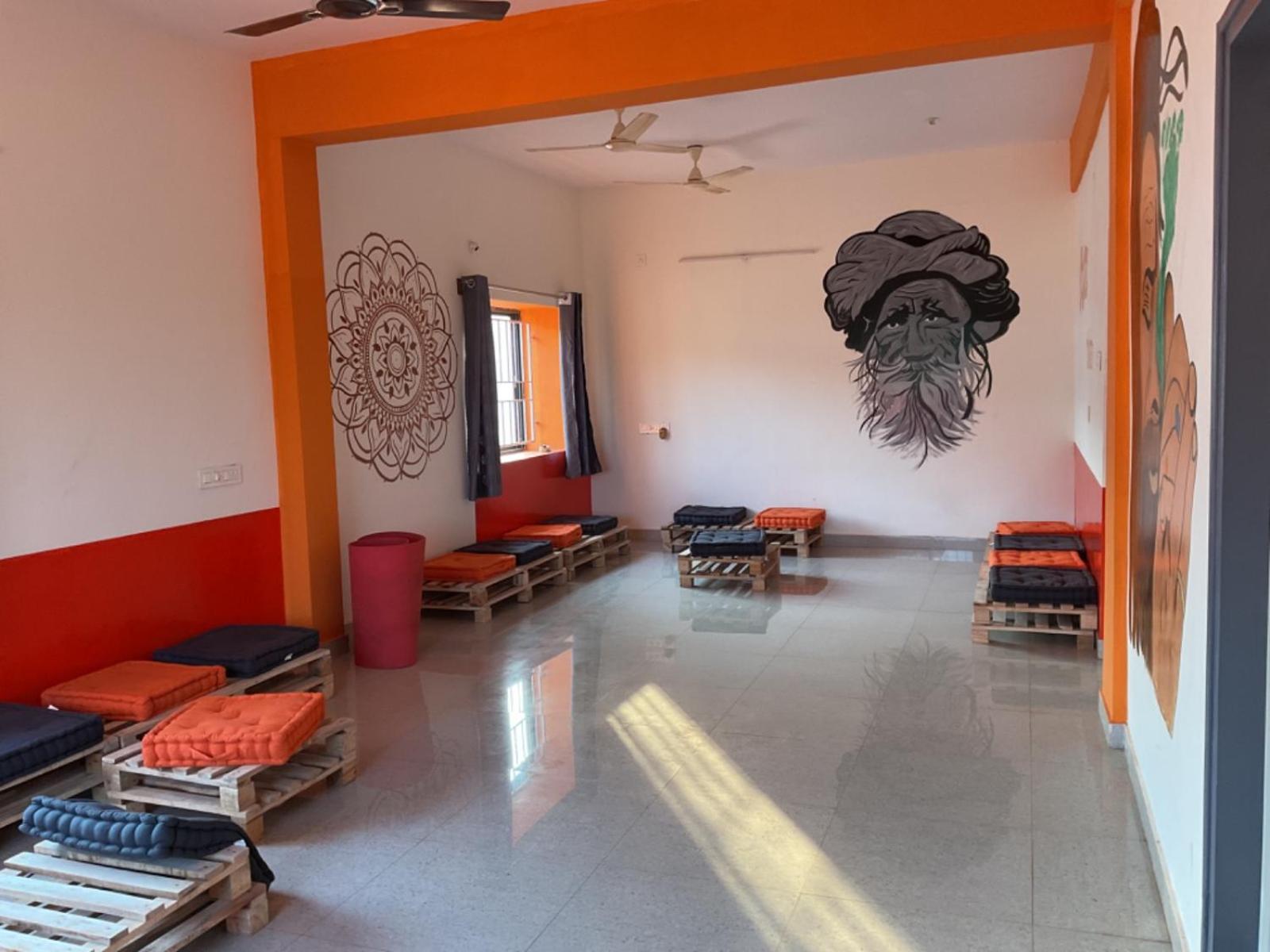 Lostel Gokarna Gokarna  Luaran gambar